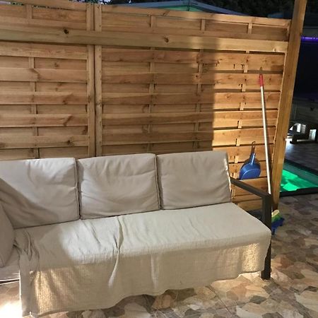 Nicole Residence Avec Piscine Chauffee & Jacuzzi サン・タンドレ エクステリア 写真