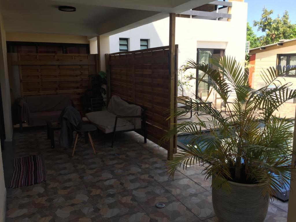 Nicole Residence Avec Piscine Chauffee & Jacuzzi サン・タンドレ エクステリア 写真
