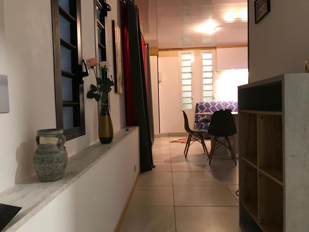 Nicole Residence Avec Piscine Chauffee & Jacuzzi サン・タンドレ エクステリア 写真