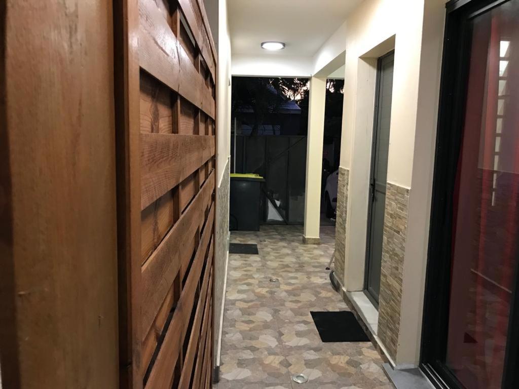 Nicole Residence Avec Piscine Chauffee & Jacuzzi サン・タンドレ エクステリア 写真