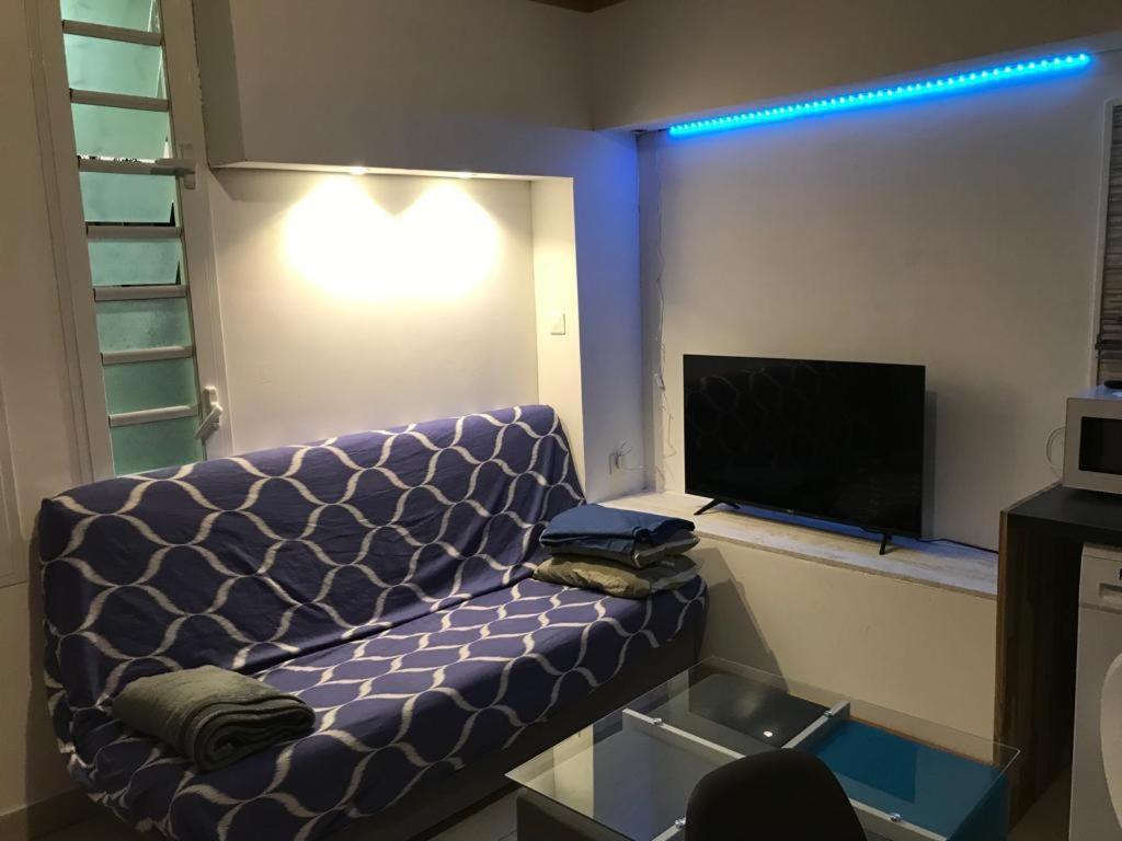 Nicole Residence Avec Piscine Chauffee & Jacuzzi サン・タンドレ エクステリア 写真
